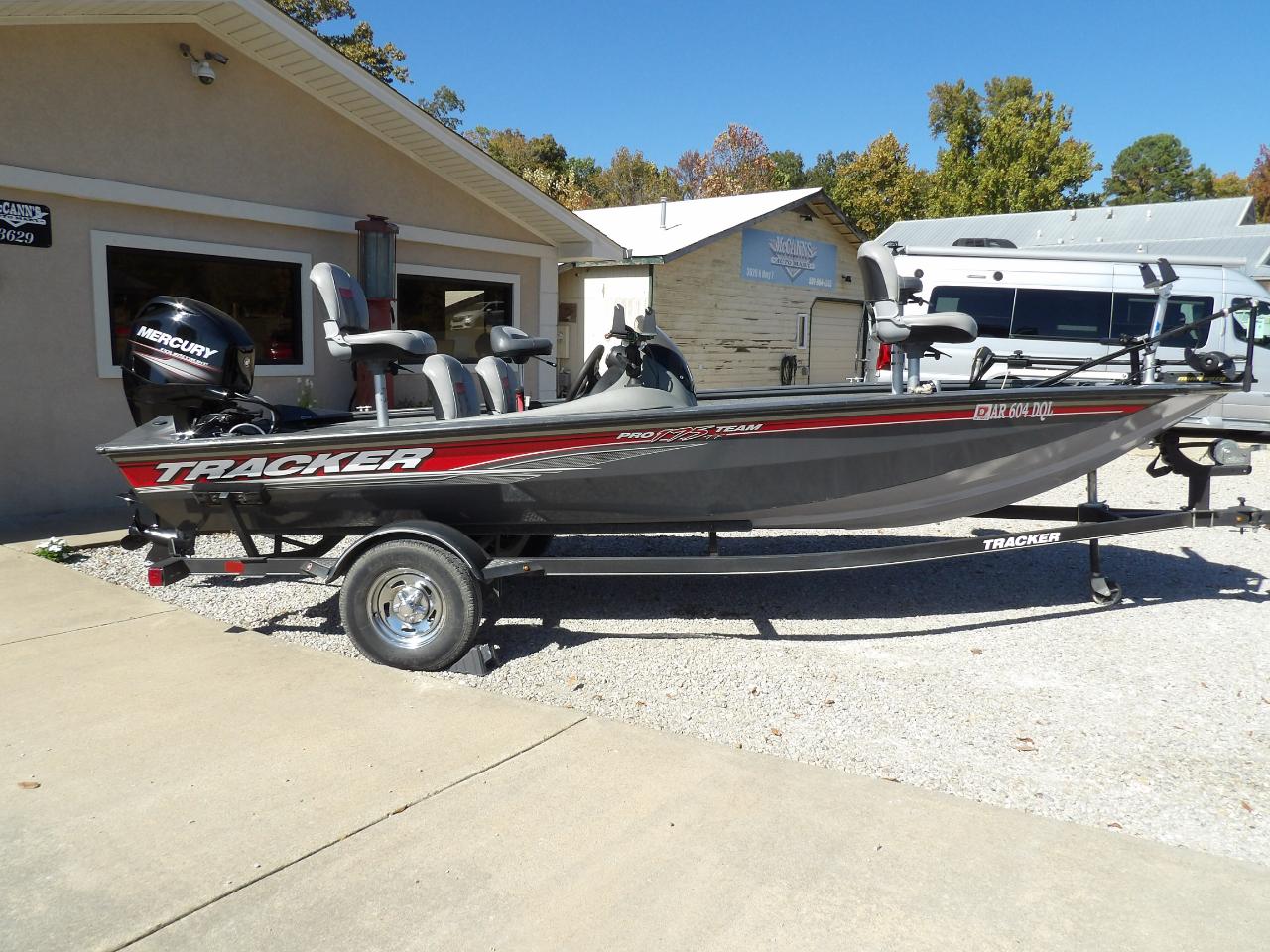 Tracker Bass Pro Team 175 TF  2017