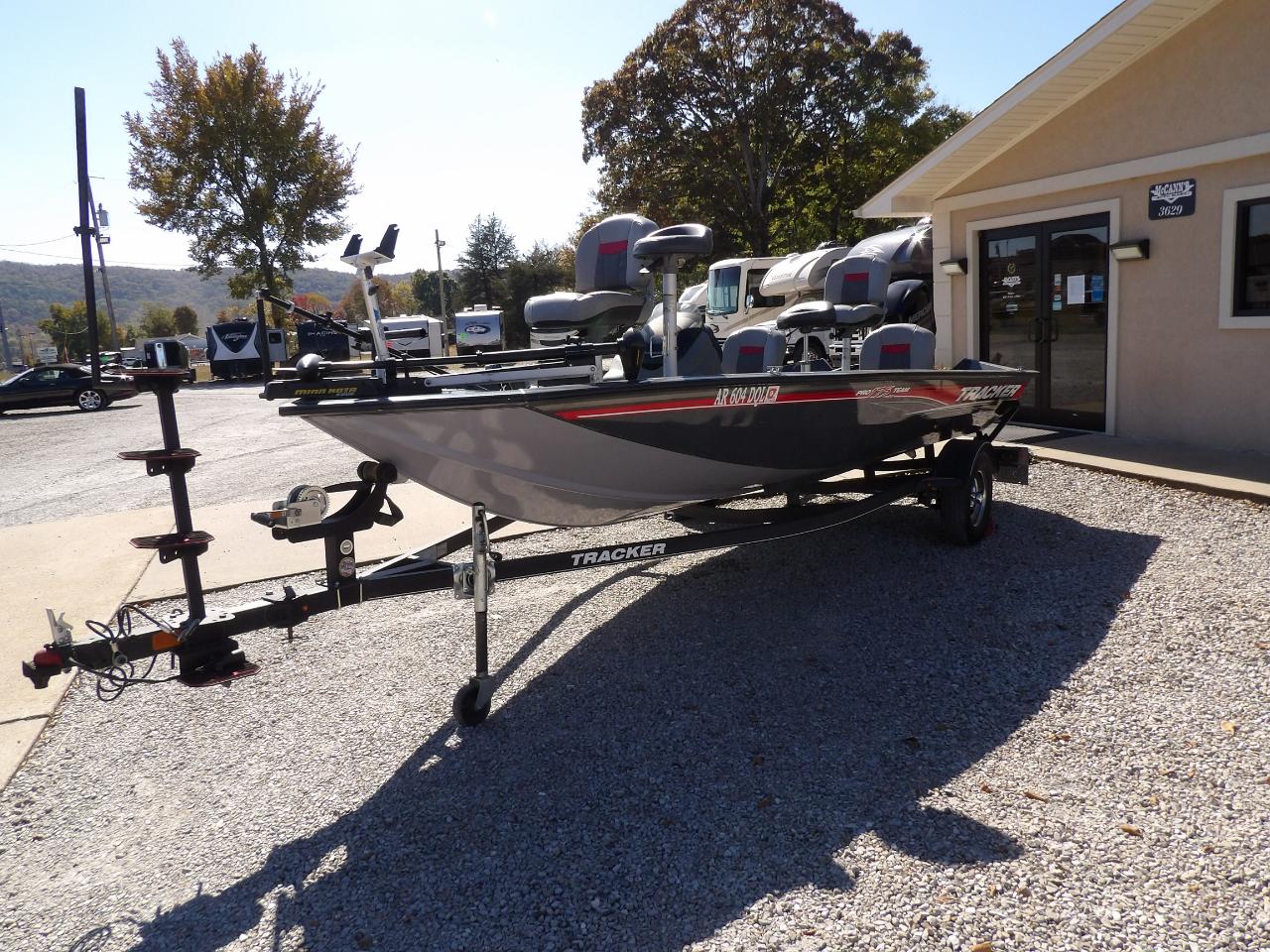 Tracker Bass Pro Team 175 TF  2017