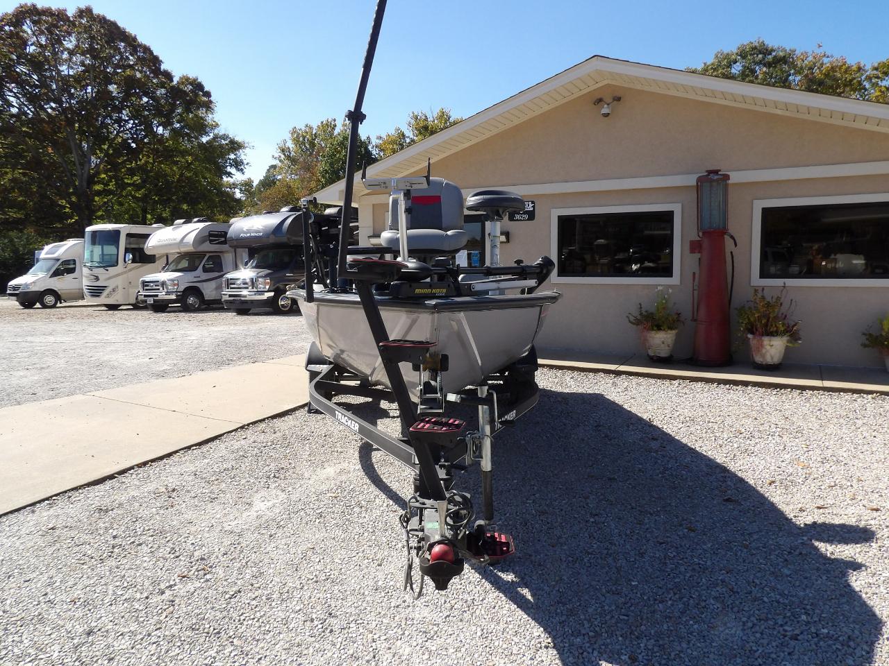 Tracker Bass Pro Team 175 TF  2017