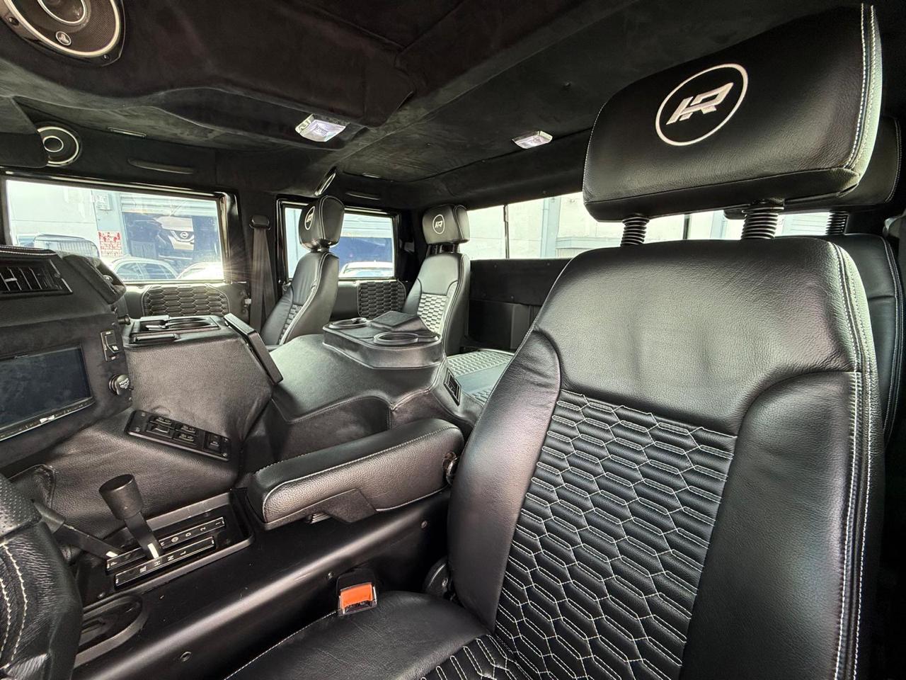 AM General Hummer 4-Passenger Hard Top 2000