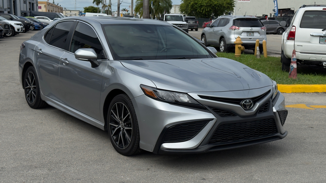 Toyota Camry Hybrid SE Nightshade CVT (Natl) 2023 Toyota Camry Hybrid SE Nightshade CVT (Natl) 2023