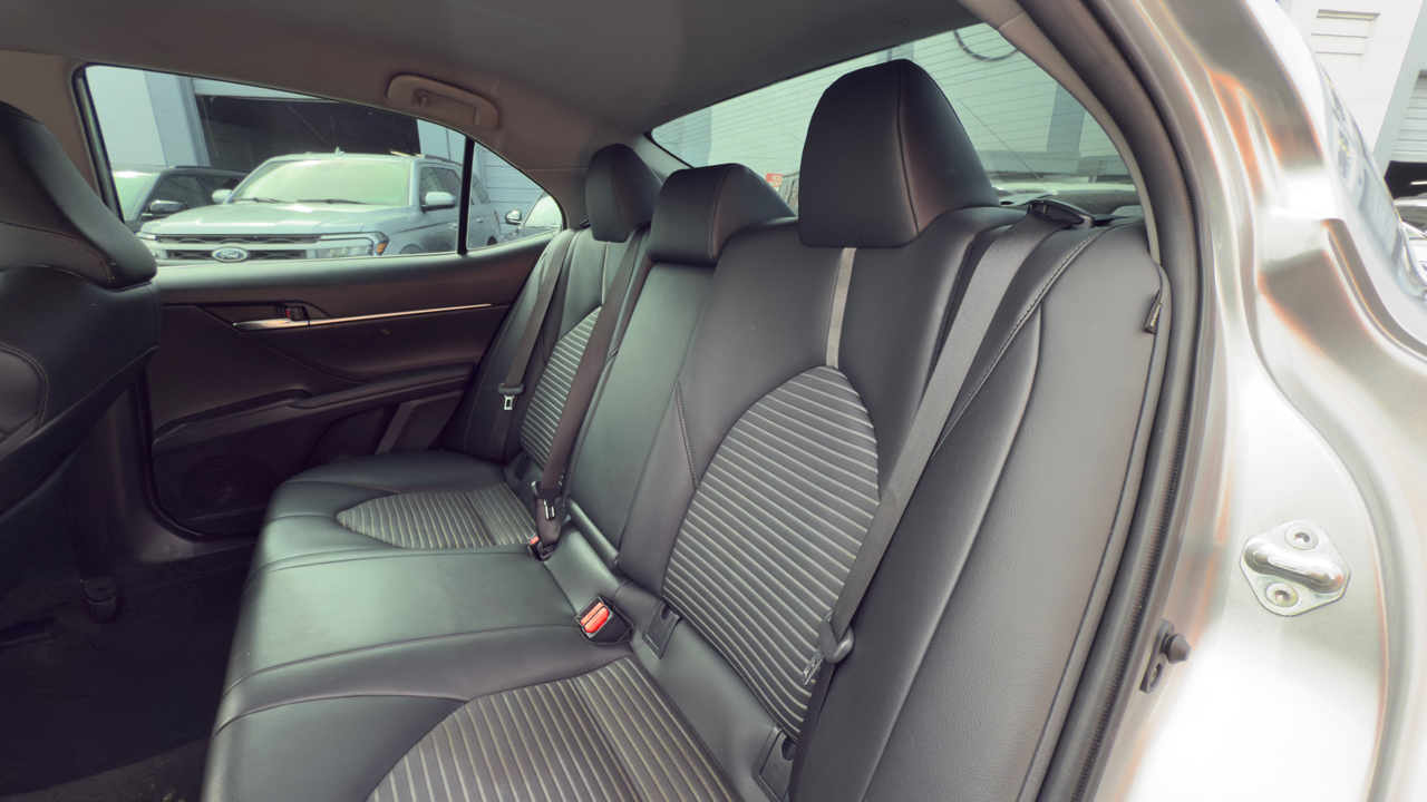 Toyota Camry Hybrid SE Nightshade CVT (Natl) 2023 Toyota Camry Hybrid SE Nightshade CVT (Natl) 2023