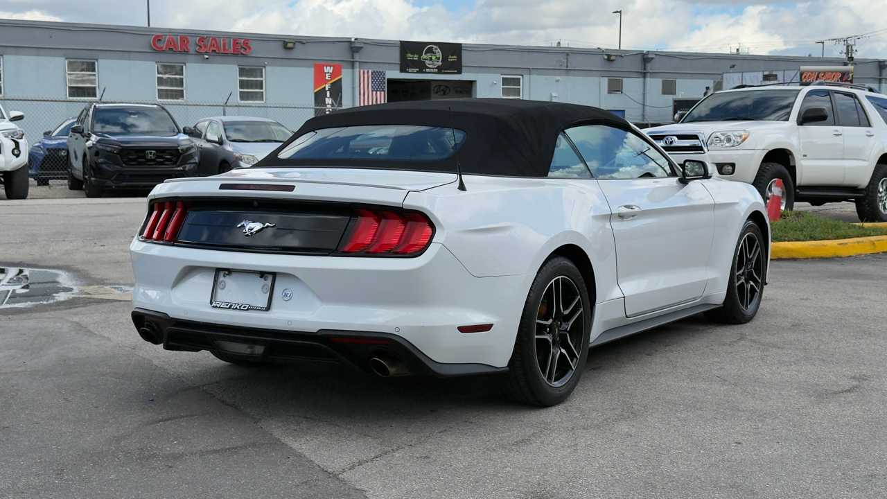 Ford Mustang EcoBoost Convertible 2021