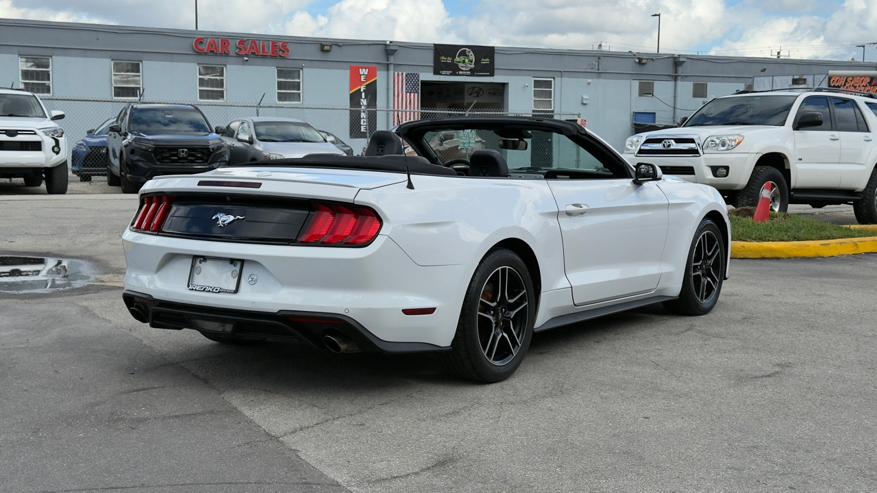 Ford Mustang EcoBoost Convertible 2021