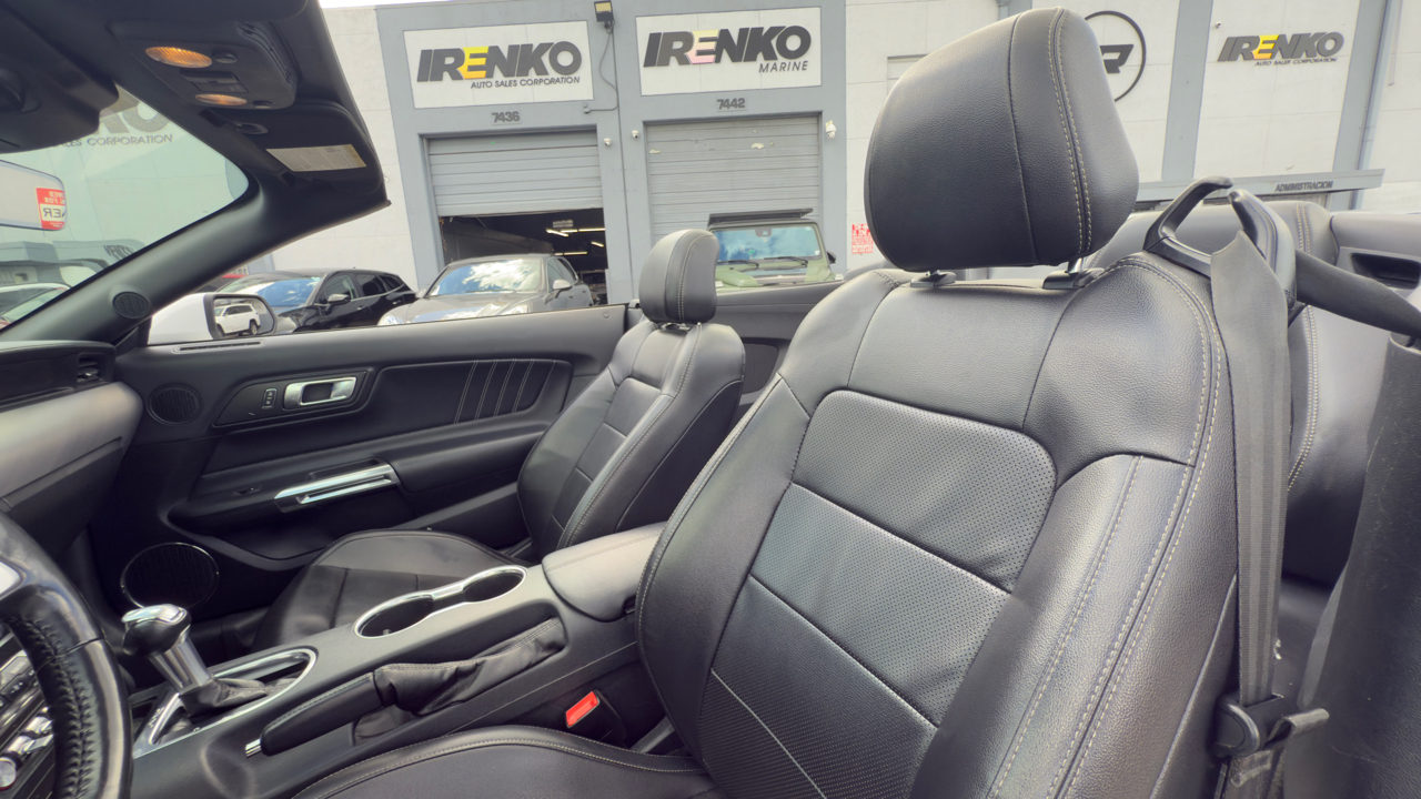 Ford Mustang EcoBoost Convertible 2021