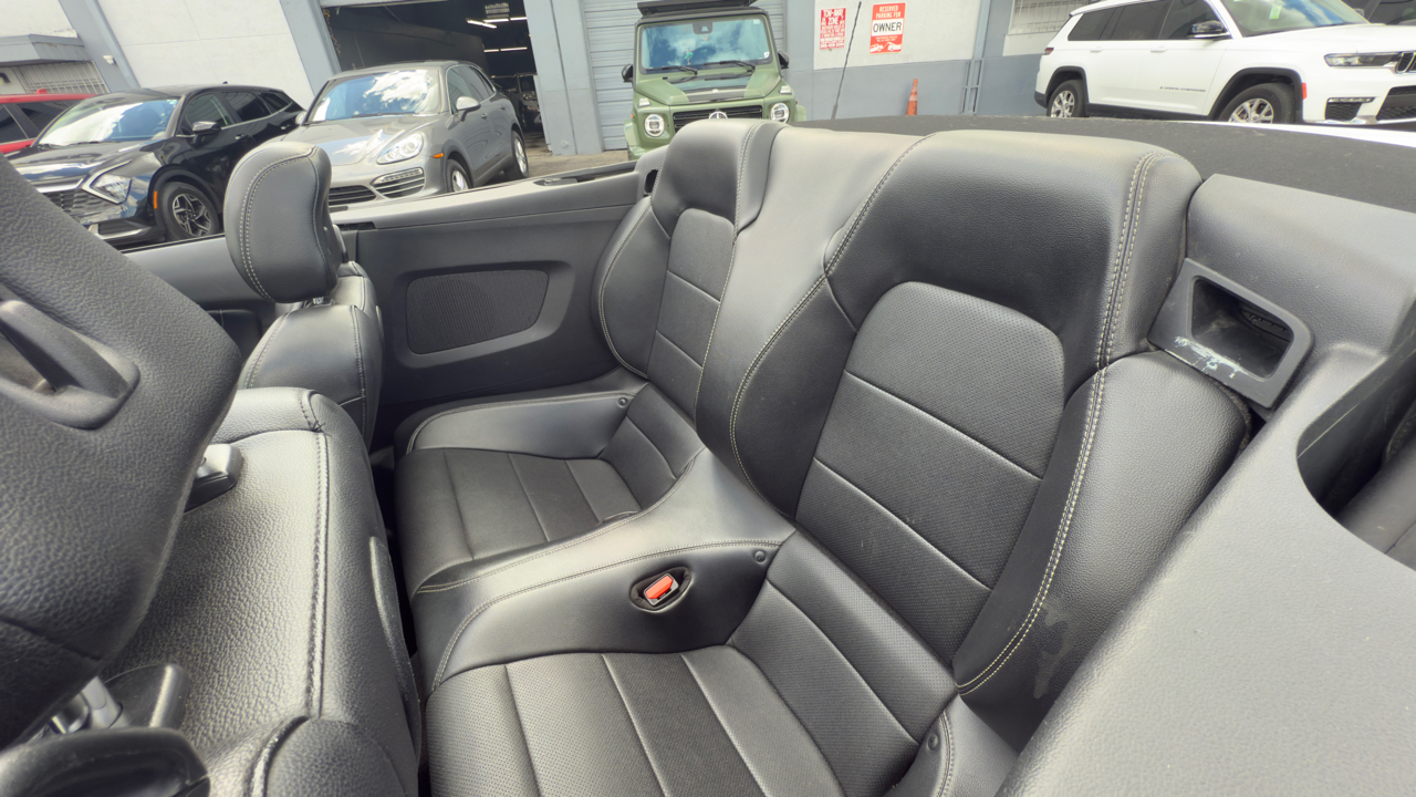 Ford Mustang EcoBoost Convertible 2021