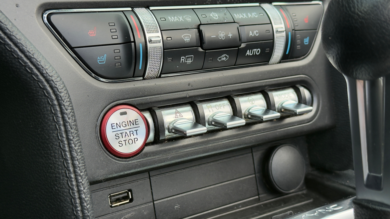 Ford Mustang EcoBoost Convertible 2021