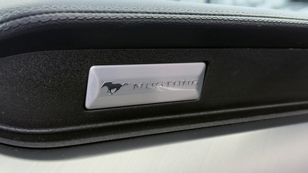 Ford Mustang EcoBoost Convertible 2021