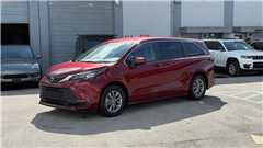 2024 Toyota Sienna 
