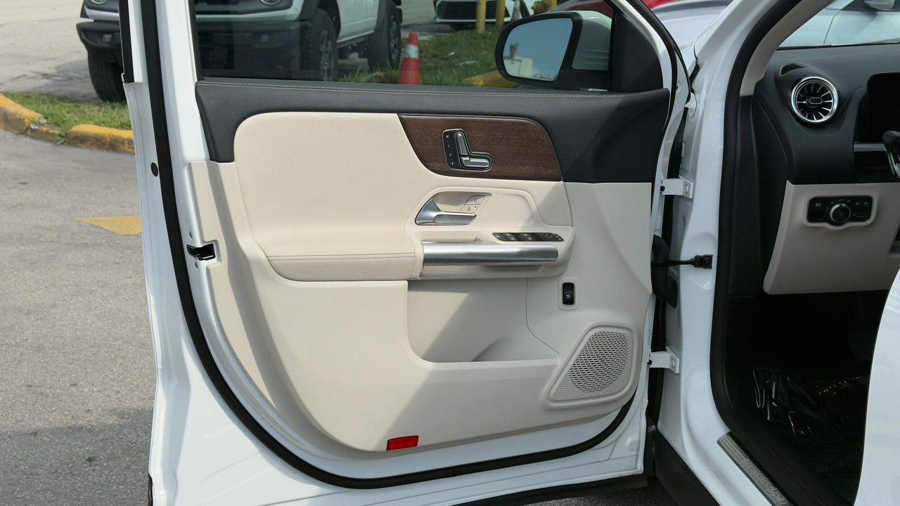 Mercedes-Benz GLA GLA 250 SUV 2023