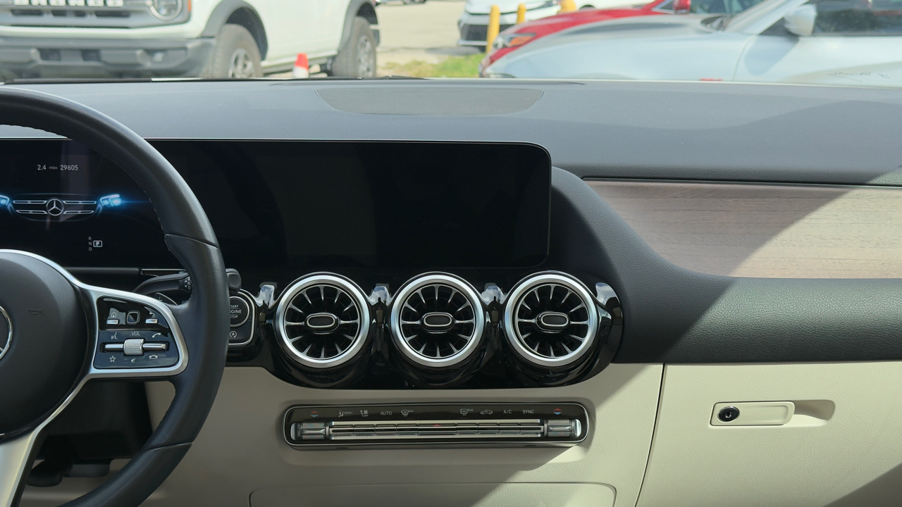 Mercedes-Benz GLA GLA 250 SUV 2023