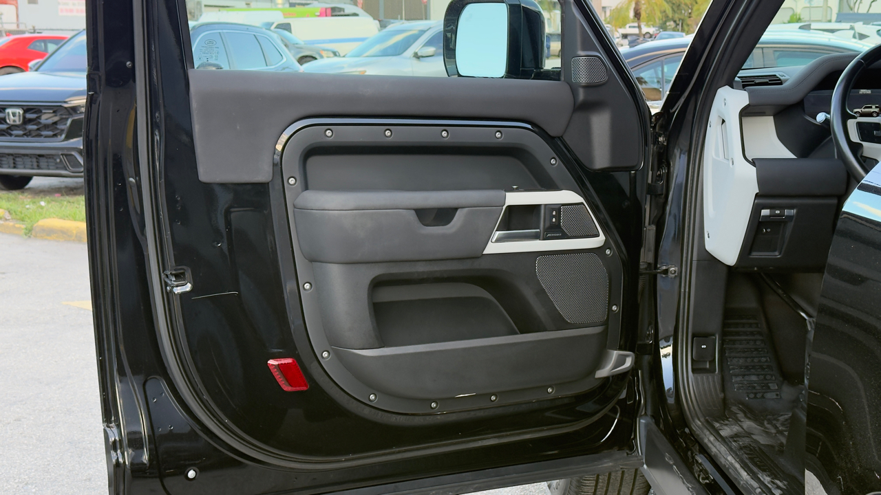 Land Rover Defender 90 S AWD 2021