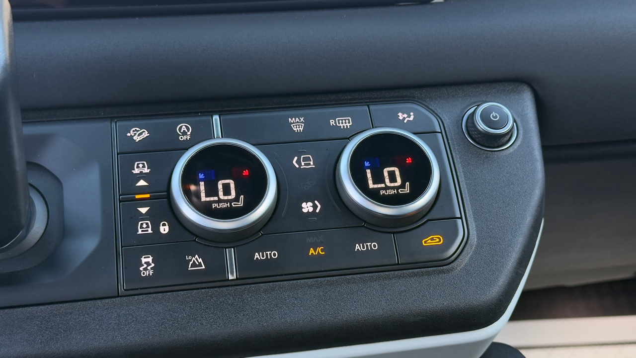 Land Rover Defender 90 S AWD 2021