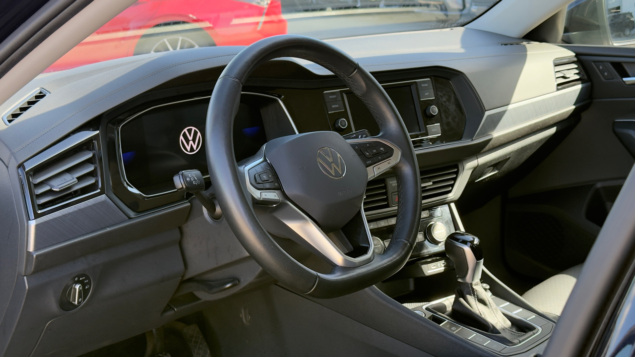 Volkswagen Jetta SE Auto 2024