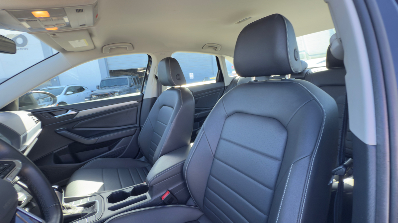 Volkswagen Jetta SE Auto 2024