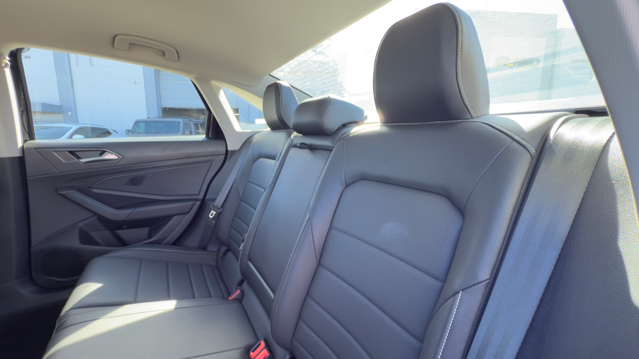 Volkswagen Jetta SE Auto 2024