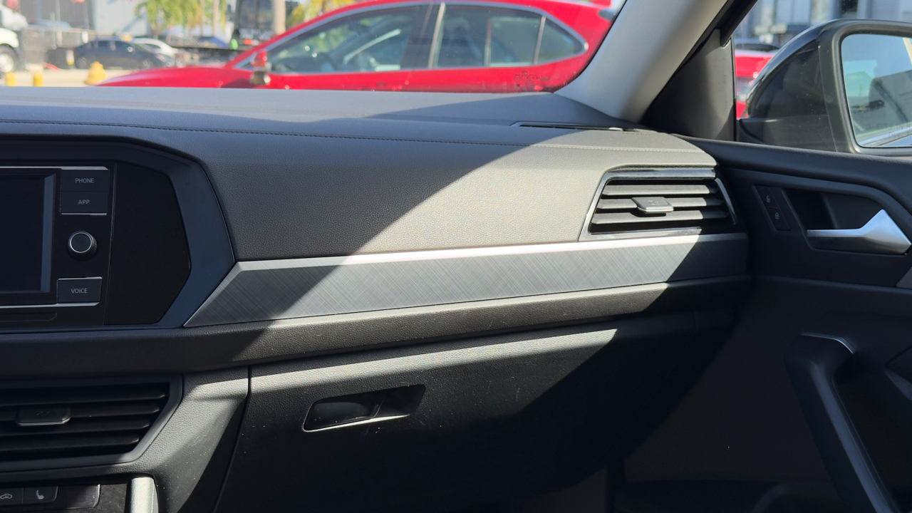 Volkswagen Jetta SE Auto 2024