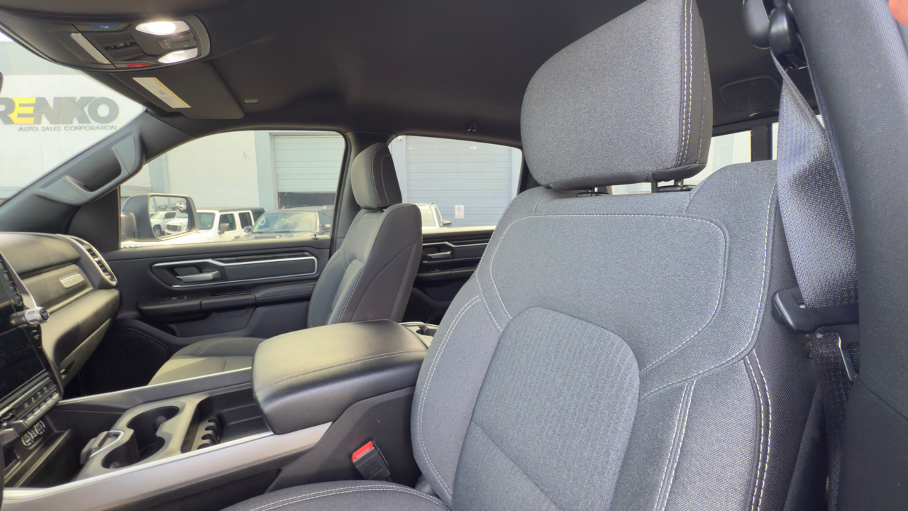 RAM 1500 Big Horn 4x2 Crew Cab 5'7" Box 2022