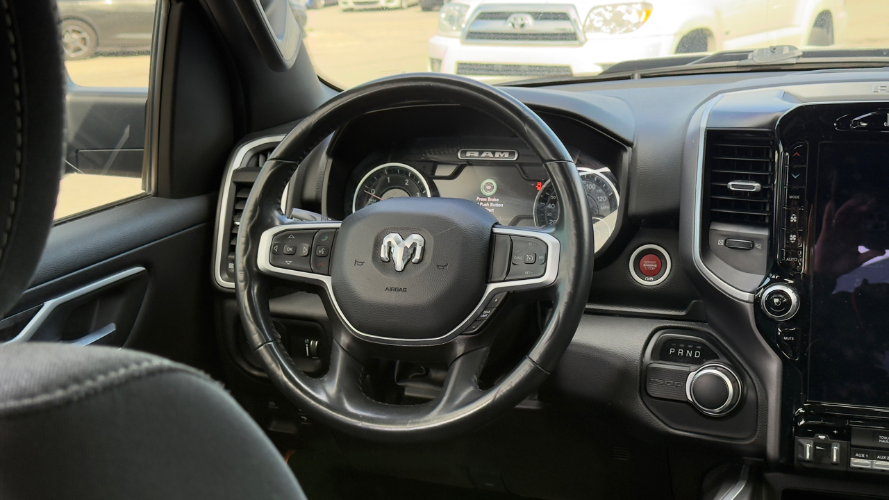 RAM 1500 Big Horn 4x2 Crew Cab 5'7" Box 2022