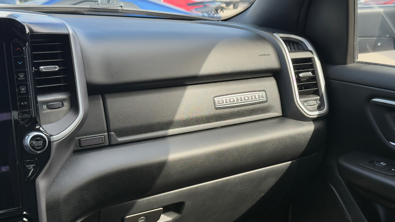 RAM 1500 Big Horn 4x2 Crew Cab 5'7" Box 2022