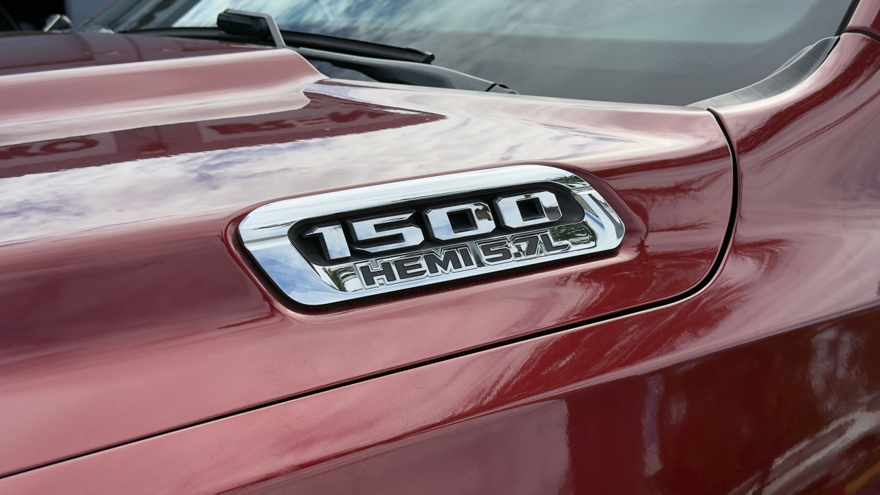 RAM 1500 Big Horn 4x2 Quad Cab 6'4" Box 2021