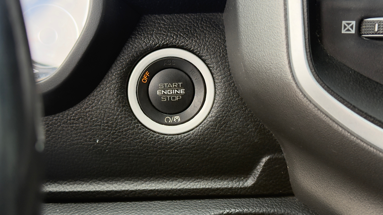 RAM 1500 Big Horn 4x2 Quad Cab 6'4" Box 2021