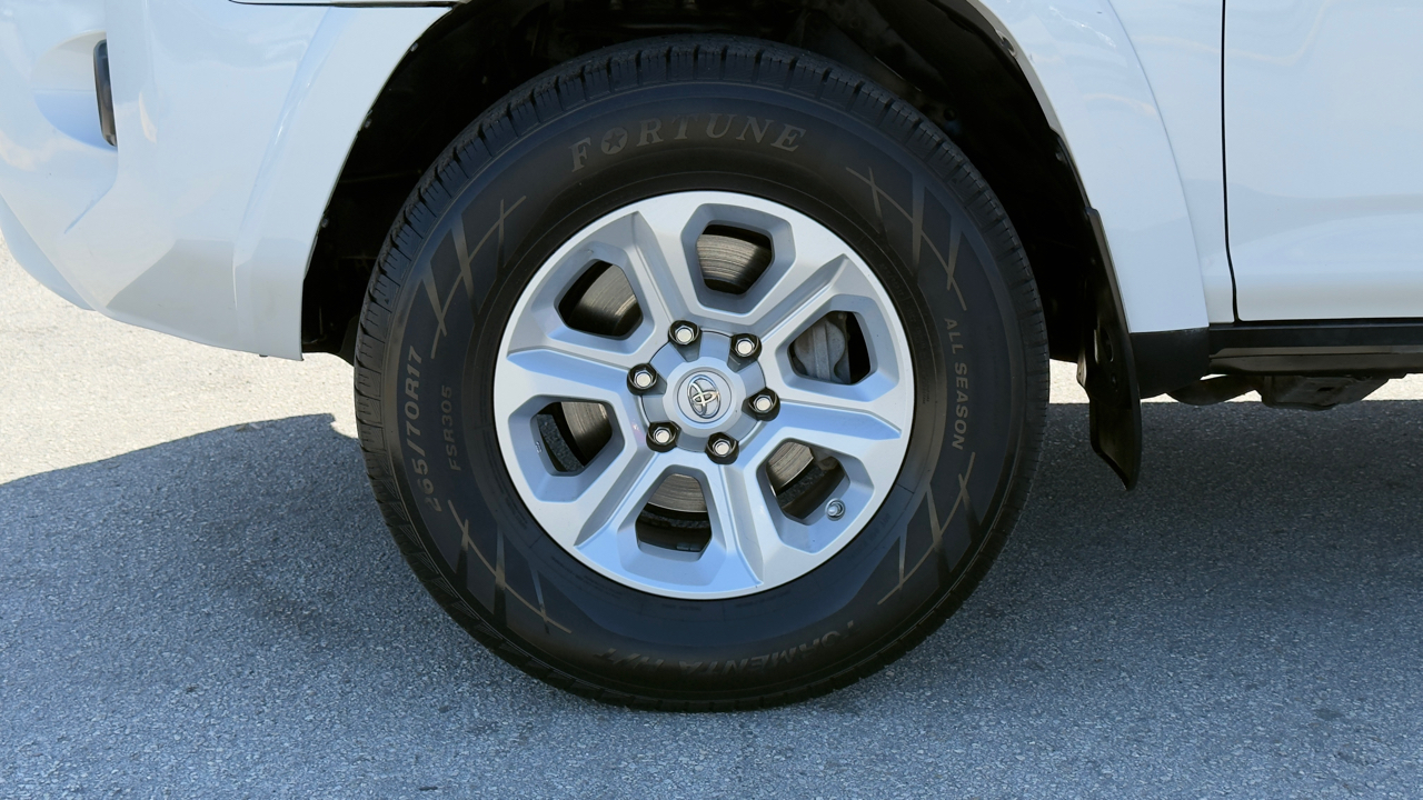 Toyota 4Runner SR5 2WD (Natl) 2021