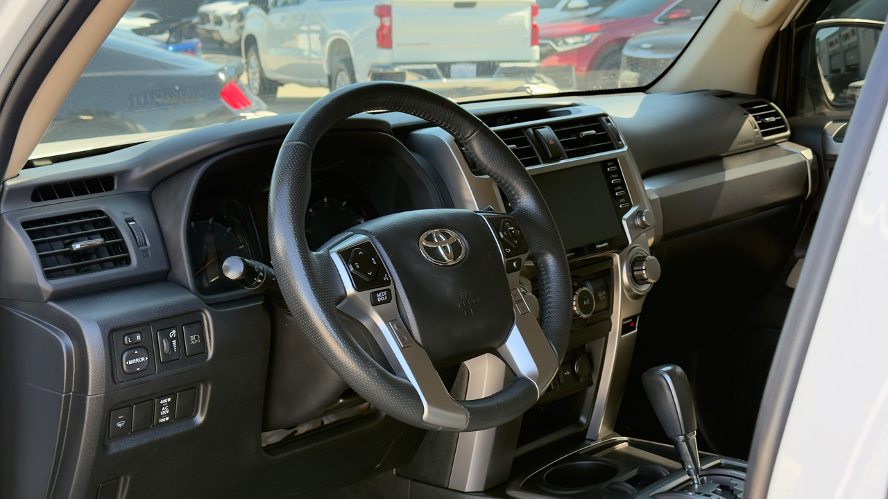 Toyota 4Runner SR5 2WD (Natl) 2021