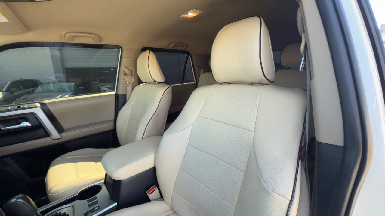 Toyota 4Runner SR5 2WD (Natl) 2021