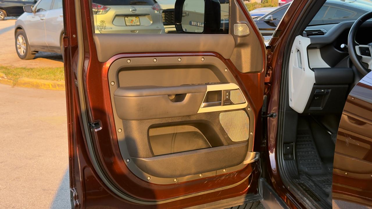 Land Rover Defender 130 First Edition AWD 2023