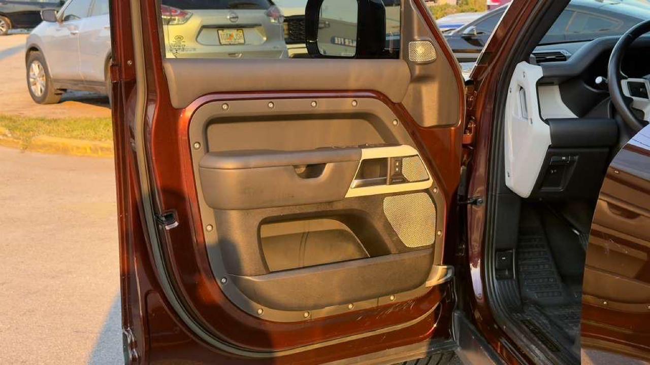 Land Rover Defender 130 First Edition AWD 2023