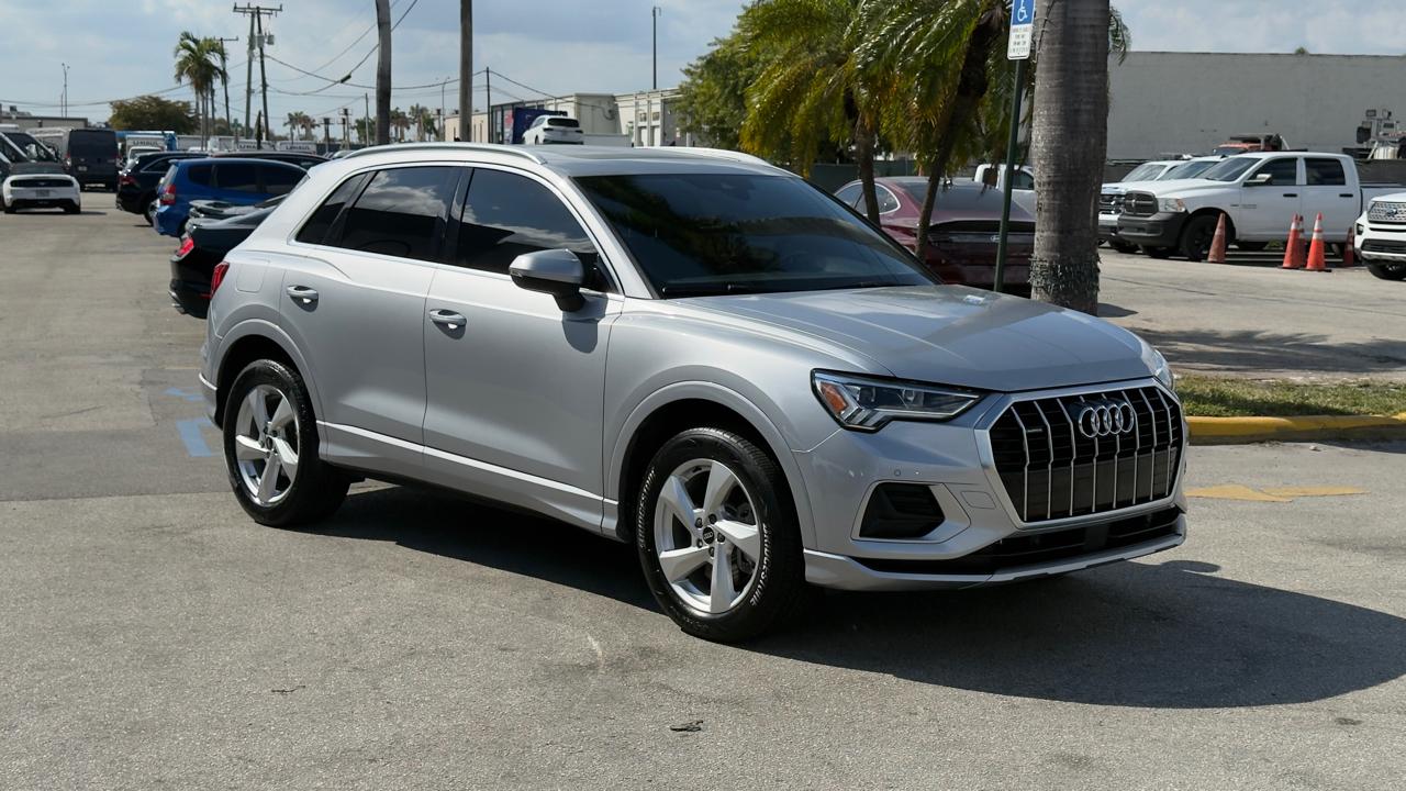 Audi Q3 Premium Plus 40 TFSI quattro 2021