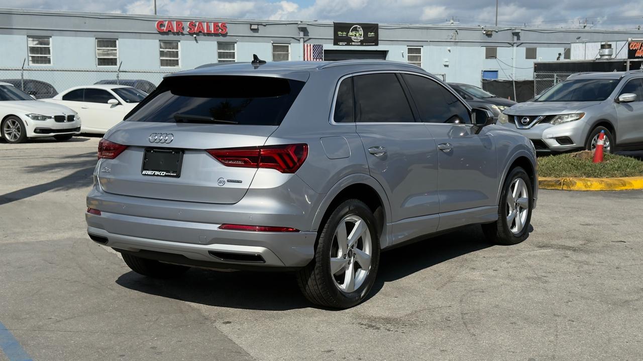 Audi Q3 Premium Plus 40 TFSI quattro 2021