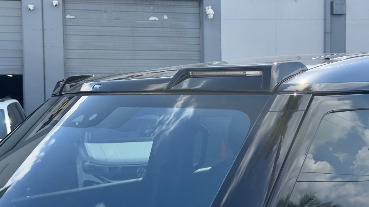 Land Rover Defender 110 X-Dynamic HSE AWD 2022