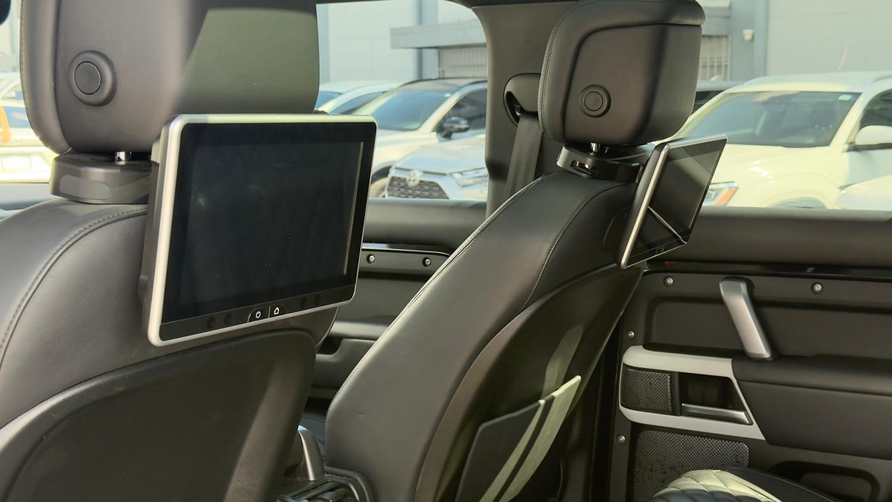 Land Rover Defender 110 X-Dynamic HSE AWD 2022