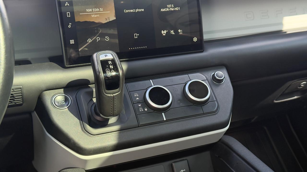 Land Rover Defender 110 X-Dynamic HSE AWD 2022