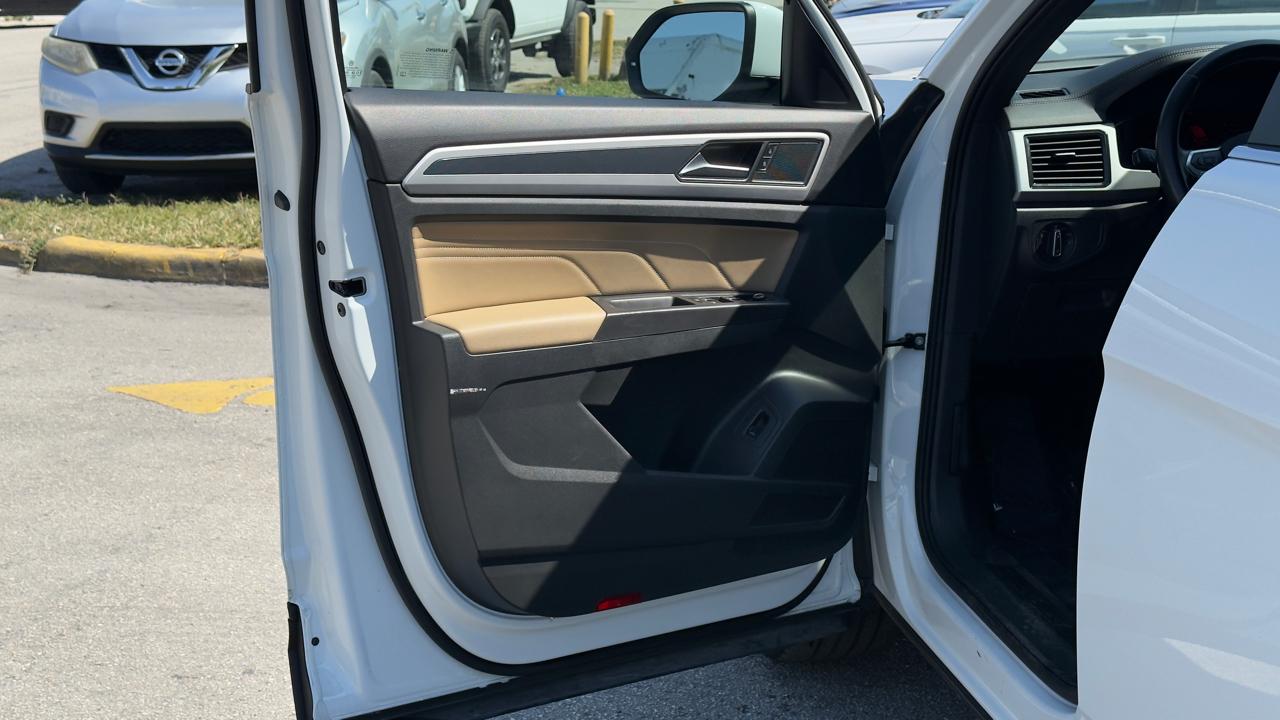 Volkswagen Atlas Cross Sport 2.0T SE w/Technology FWD 2023