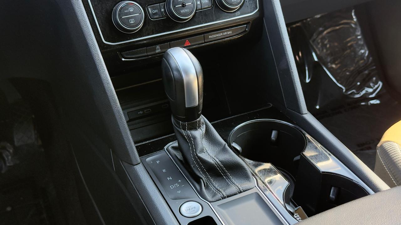 Volkswagen Atlas Cross Sport 2.0T SE w/Technology FWD 2023