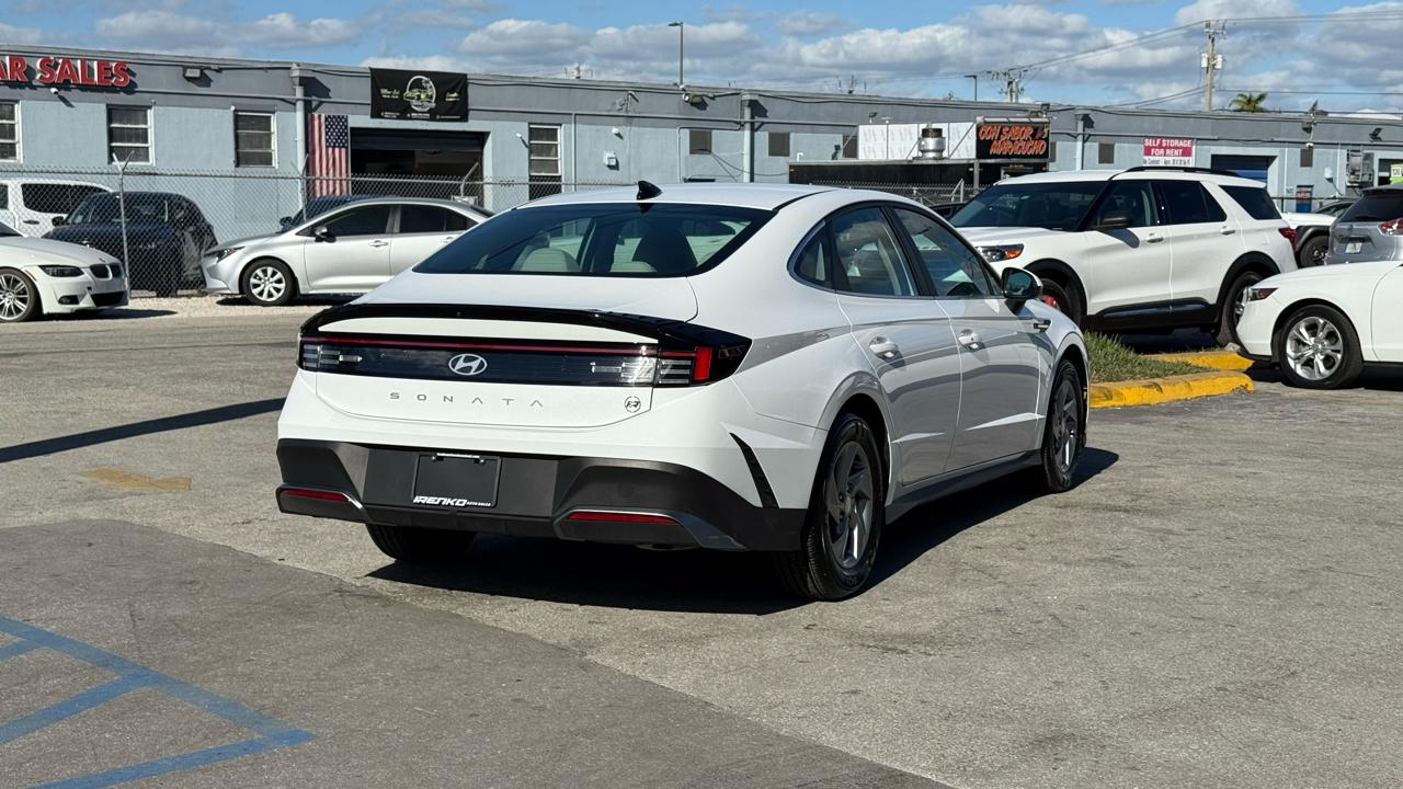 Hyundai Sonata SE FWD 2025