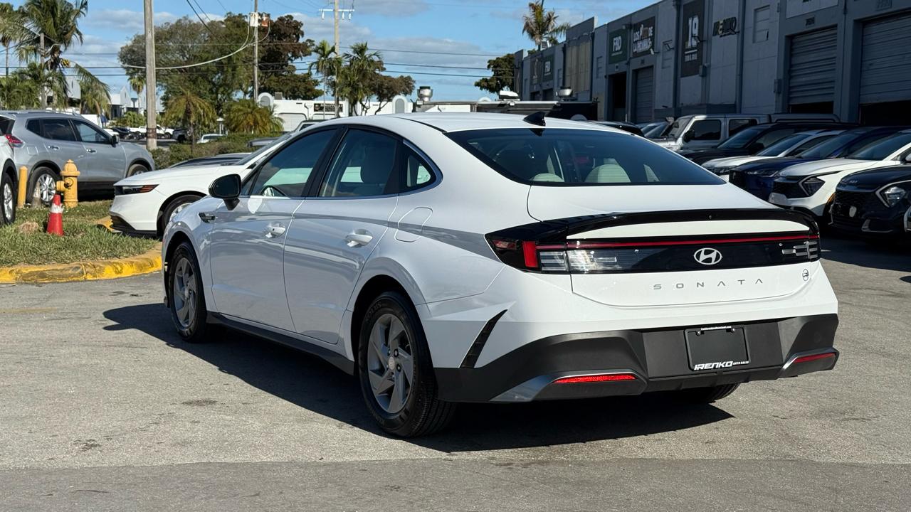 Hyundai Sonata SE FWD 2025