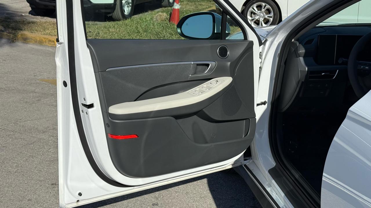Hyundai Sonata SE FWD 2025