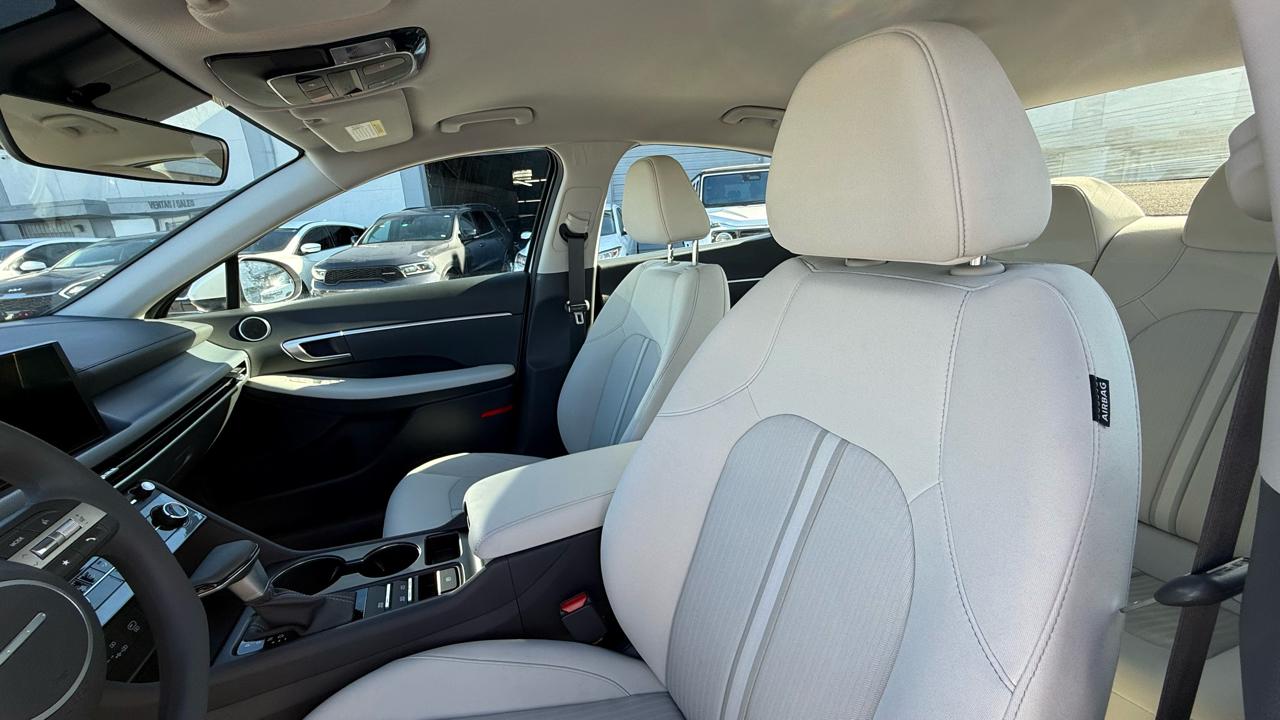 Hyundai Sonata SE FWD 2025