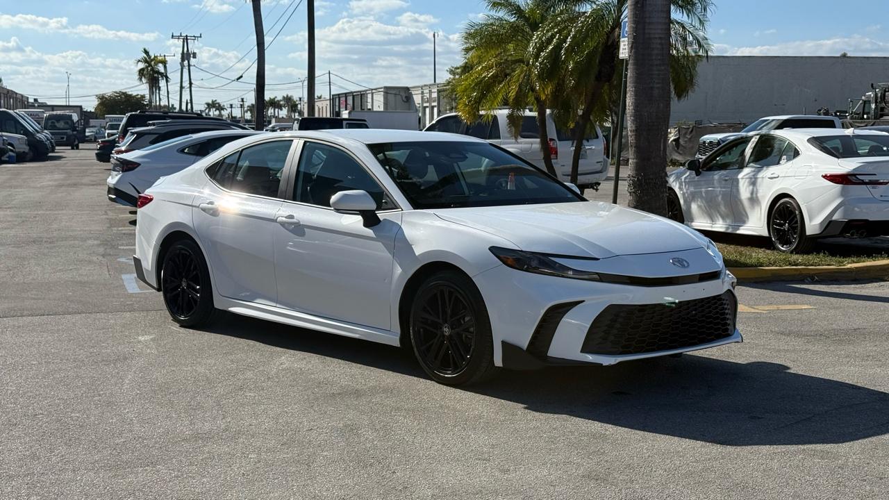 Toyota Camry XLE (Natl) 2025