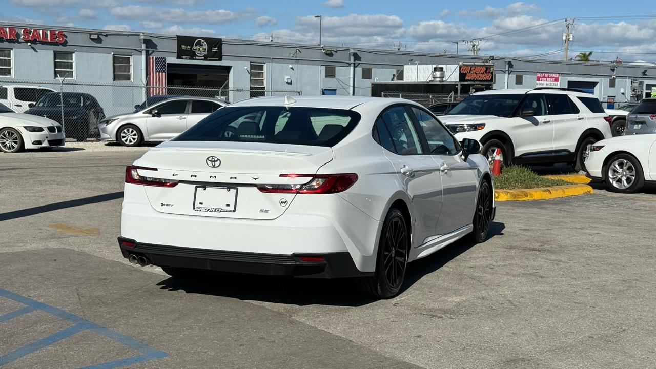 Toyota Camry XLE (Natl) 2025