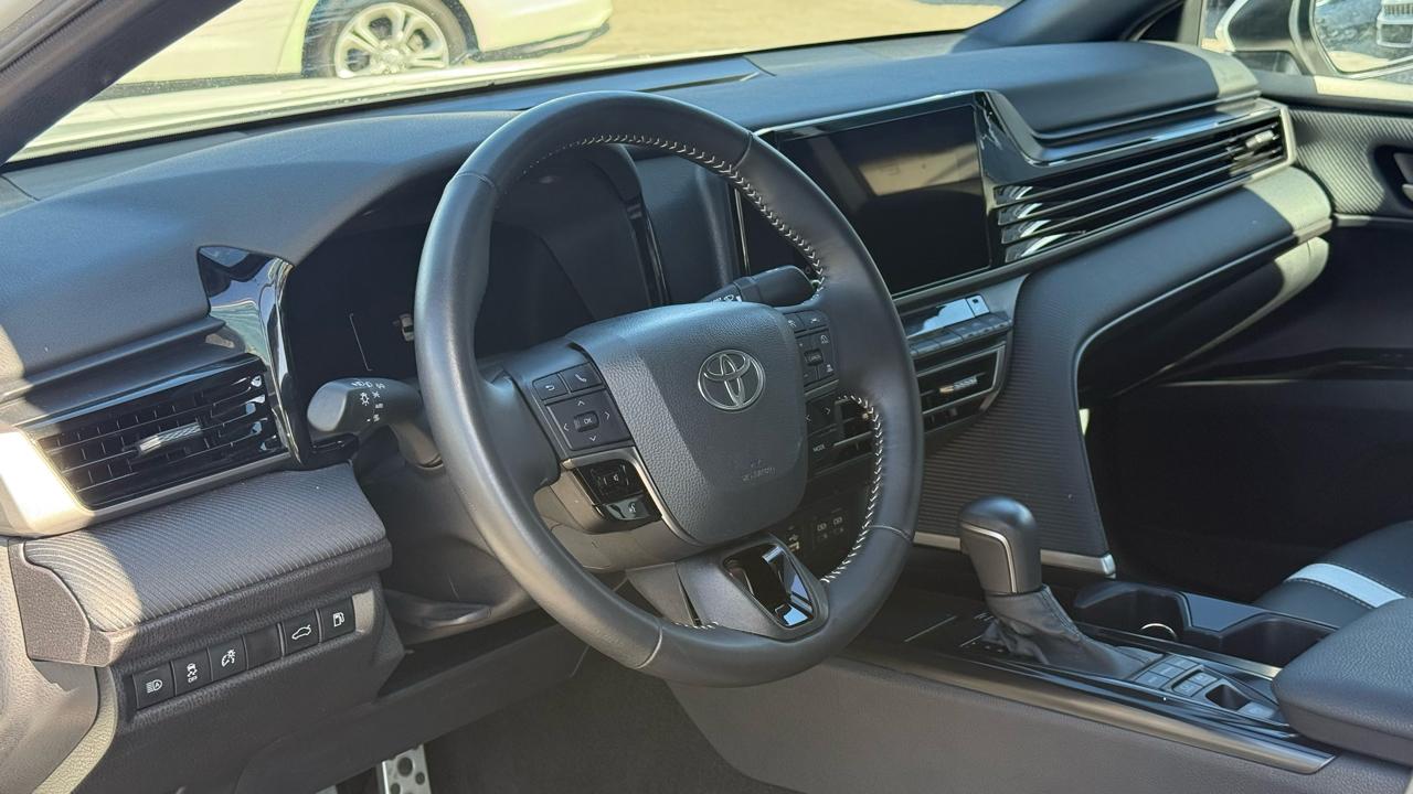 Toyota Camry XLE (Natl) 2025