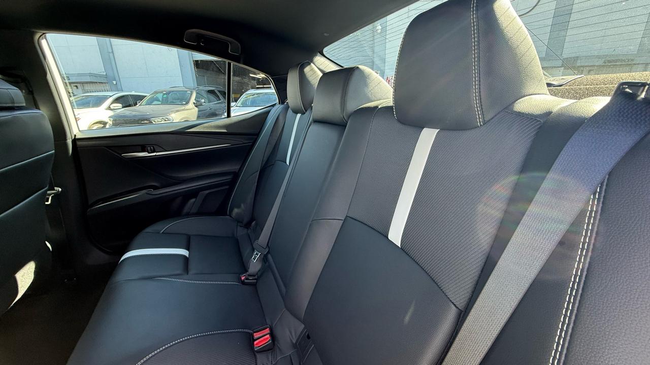 Toyota Camry XLE (Natl) 2025