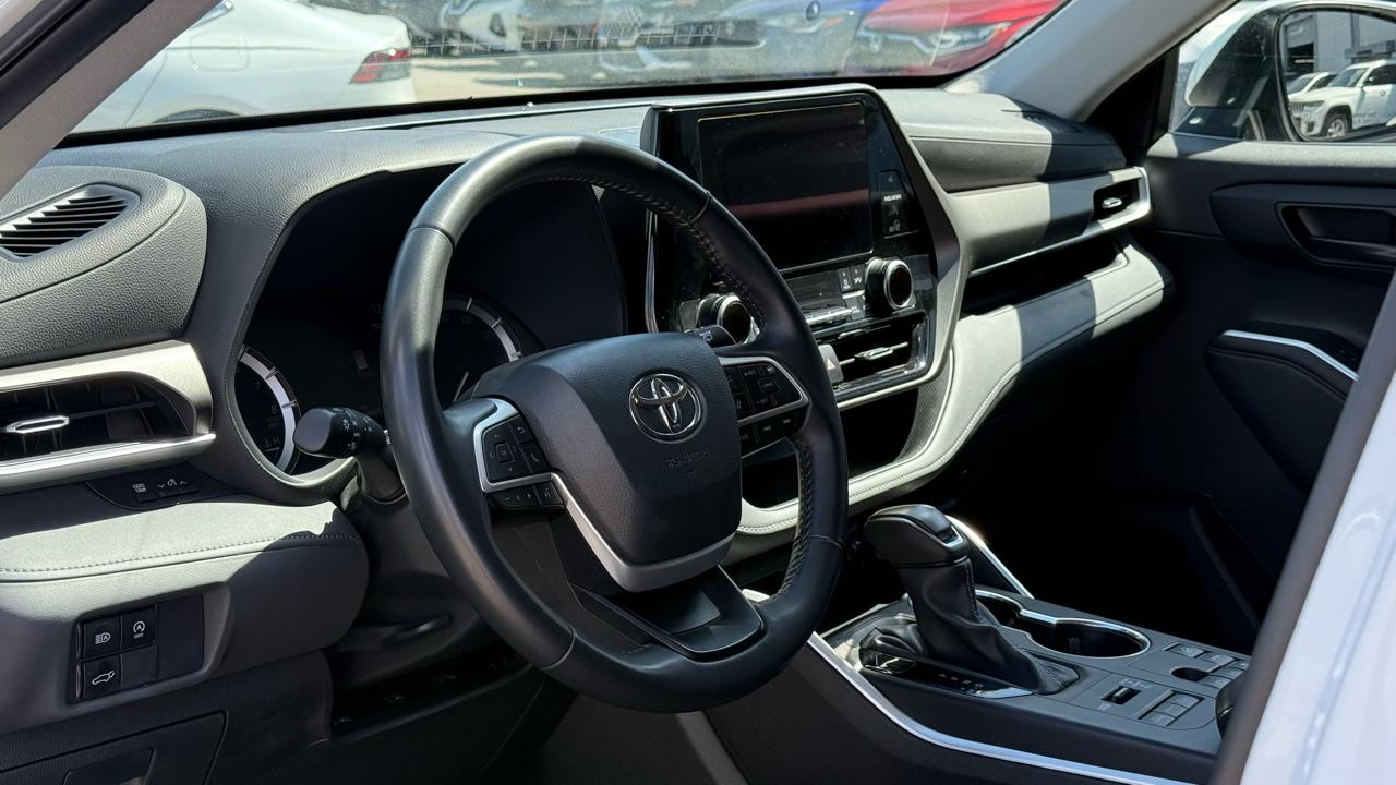 Toyota Highlander Platinum AWD (Natl) 2024