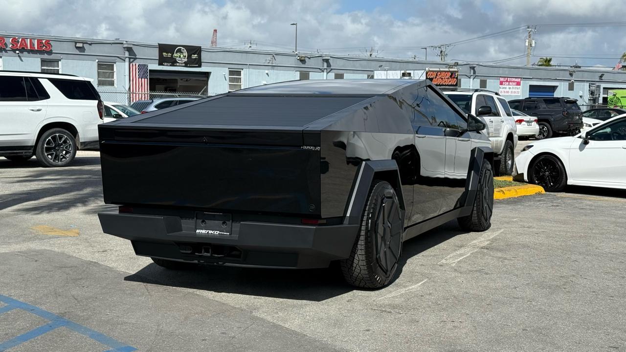 Tesla Cybertruck AWD 2024