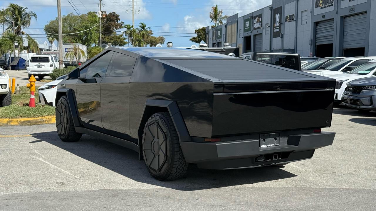 Tesla Cybertruck AWD 2024