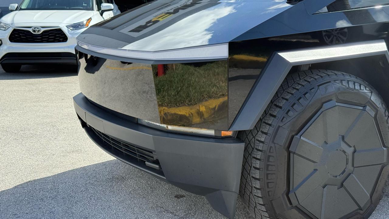 Tesla Cybertruck AWD 2024
